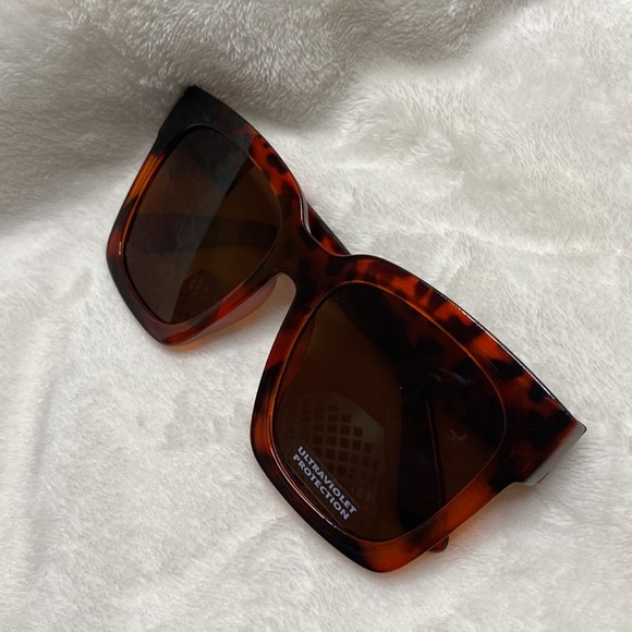 Animal print sunglasses - Picture 2 of 3